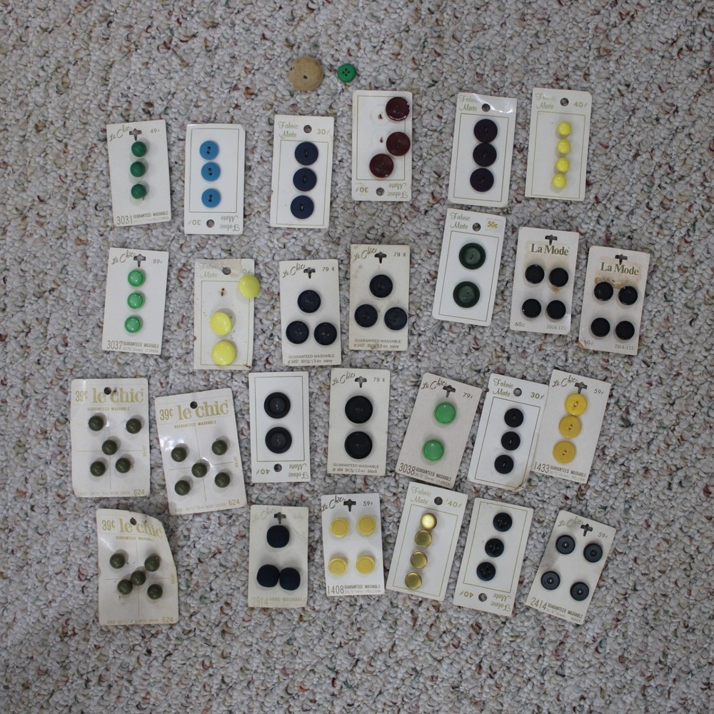 Vintage Sewing Button Lot ~90‎ Mid-Century Le Chic Fabric Mate Carded